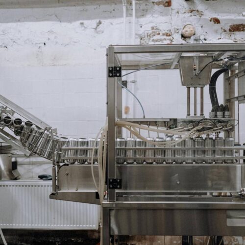 Przewodnik po automatyzacji procesów produkcyjnych: jak zwiększyć wydajność i obniżyć koszty