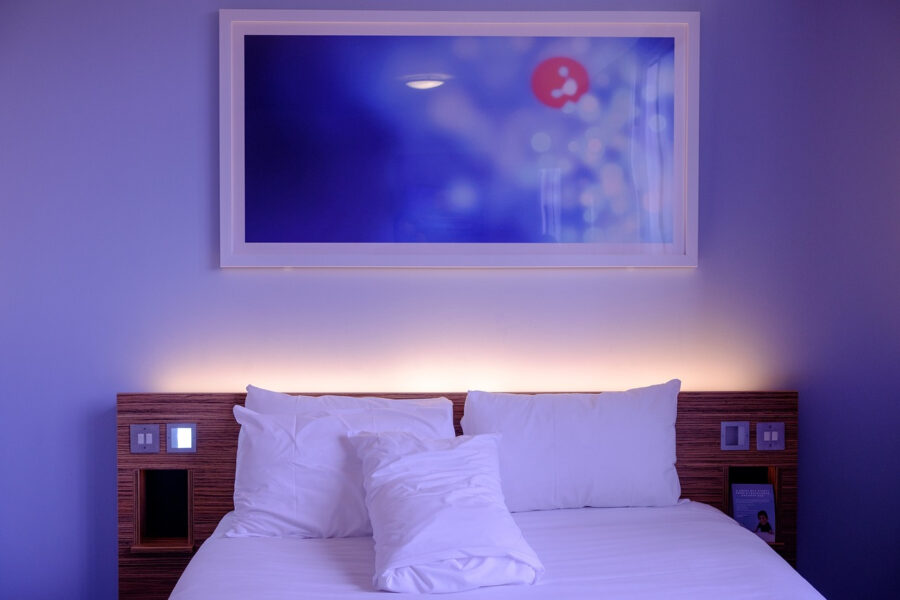 Jak wybrać idealne meble tapicerowane do hotelu?