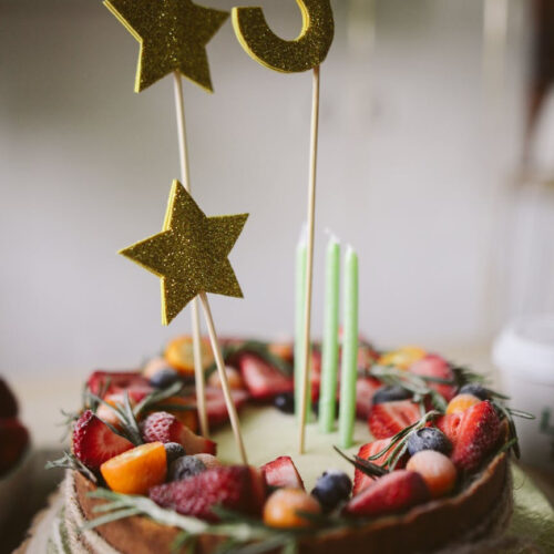 Podkłady cukiernicze – dlaczego warto inwestować w odpowiednie akcesoria do tortów?