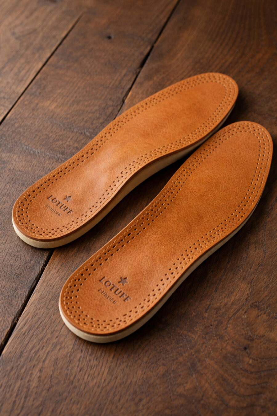 Skóra naturalna jako materiał w produkcji wkładek ortopedycznych — właściwości fizykochemiczne, higiena i trwałość kliniczna