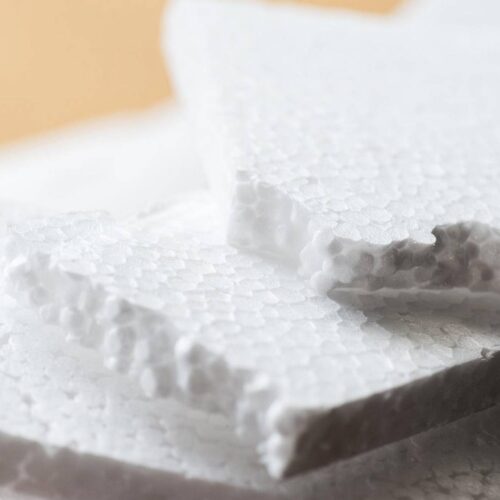 Tynk, styropian, siatka, klej – jak nie pomieszać odpadów i nie płacić za „zmieszane”