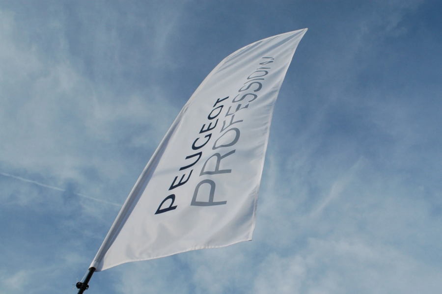 Winder, który nie wyblaknie do lata – jak wybrać materiał, druk i wykończenie?