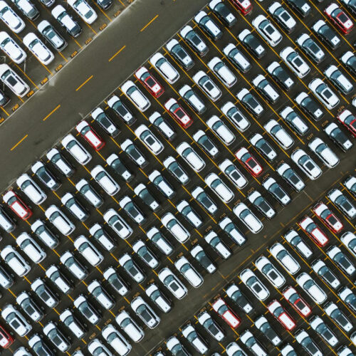 Systemy LPR – jak działa automatyczne rozpoznawanie tablic rejestracyjnych i gdzie znajduje zastosowanie?